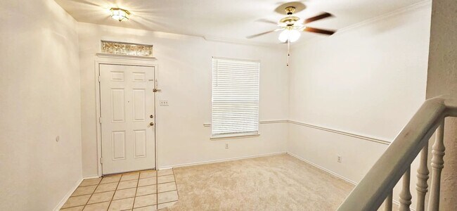 Building Photo - Amazing 4 b+2.5b Single family