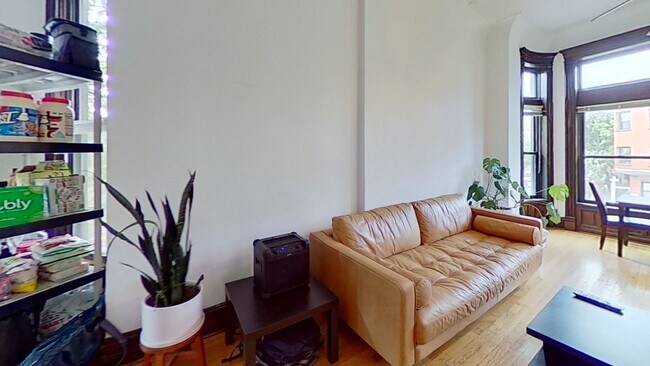 Foto del edificio - 859 W Oakdale Ave