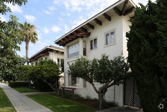 Building Photo - 1015 A Ave