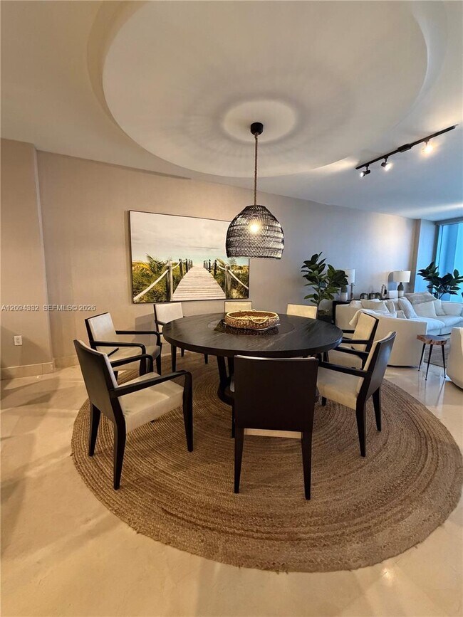 Foto del edificio - 17121 Collins Ave