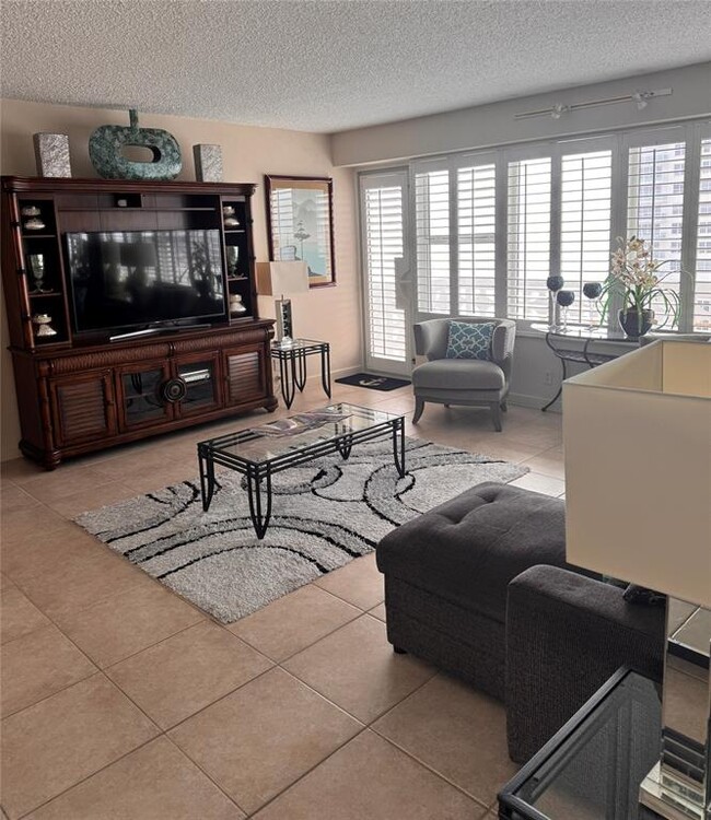 Building Photo - 4010 Galt Ocean Dr