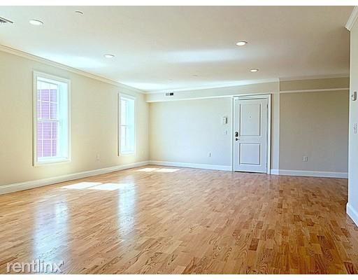 Building Photo - 463 Rutherford Ave
