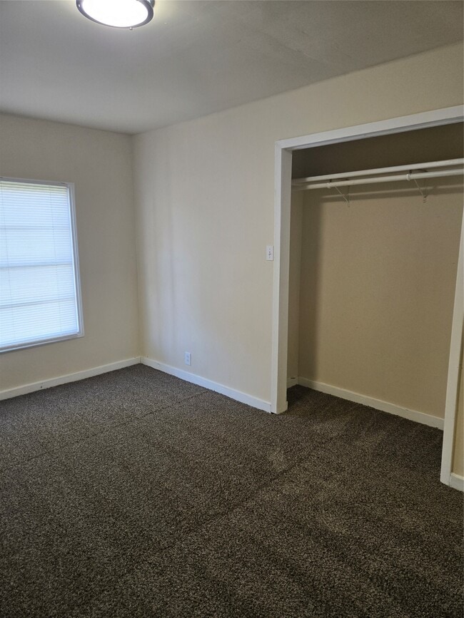 Foto del edificio - 2216 3rd St