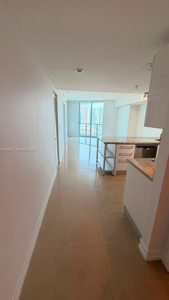 Foto del edificio - 185 SW 7th St