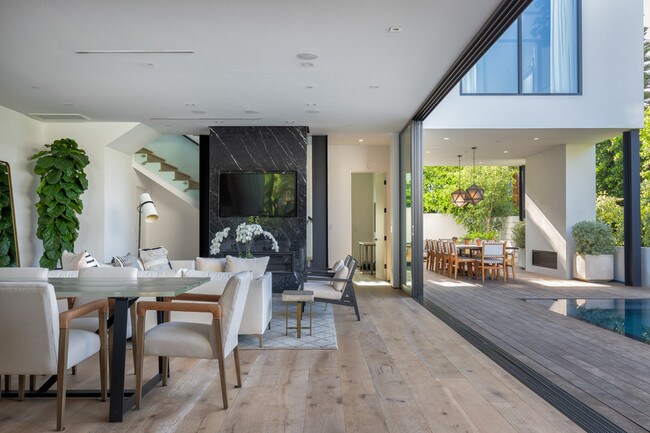 Foto del edificio - 133 N Edinburgh Ave