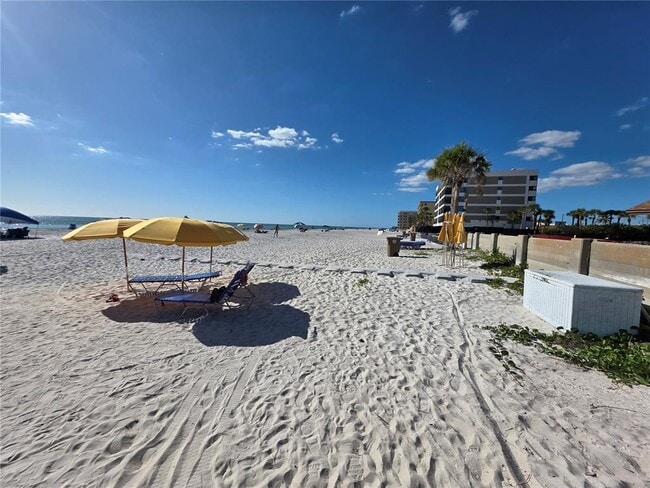 Building Photo - 14225 Palm St