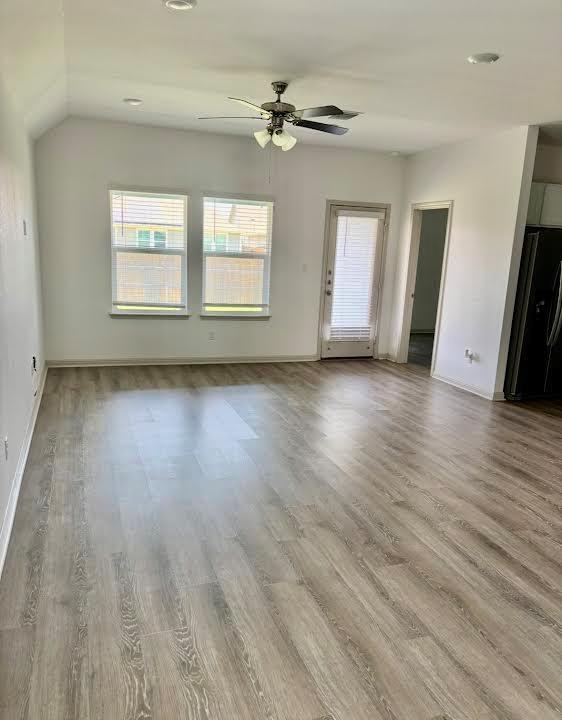 Building Photo - 204 Sweetwater Crk Ln