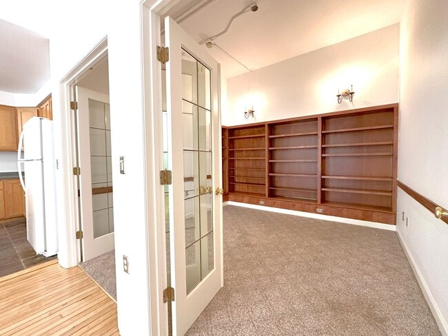 Building Photo - 1 bedroom Condo in Cawker Building