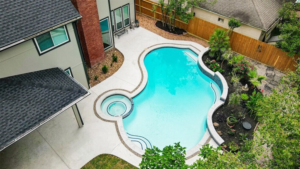 Building Photo - 5807 Mountain View Dr