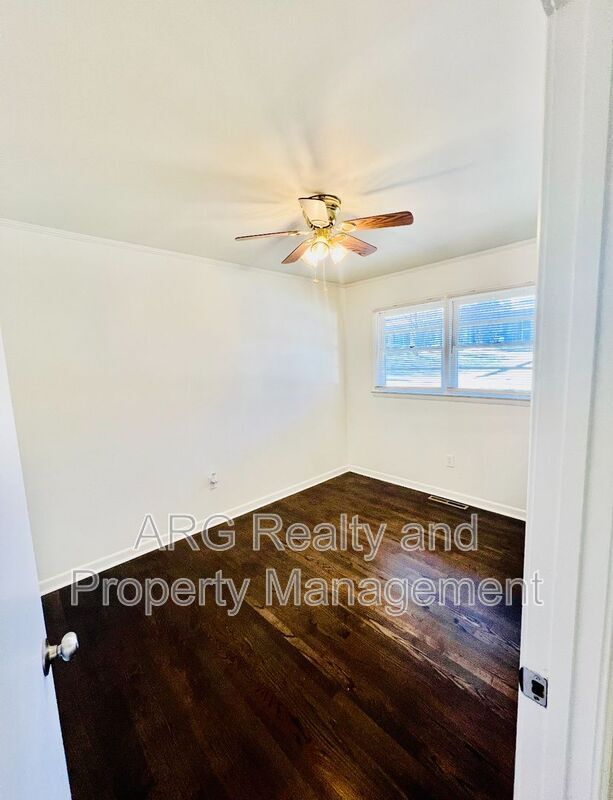 Building Photo - 3026-3028 Stone Mountain St