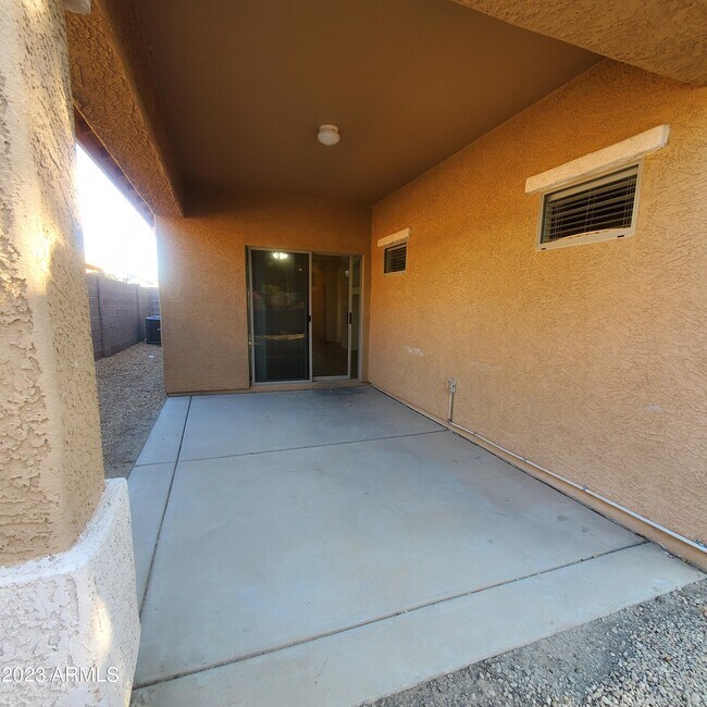 Foto del edificio - 8458 E Edgewood Ave