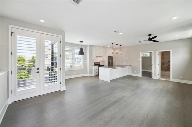 Foto del edificio - 1015 E 27th St