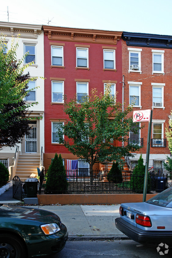 Primary Photo - 80 4th Pl