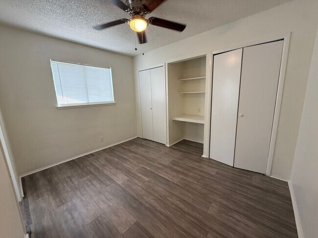 Foto del edificio - Updated 4-Bedroom Home with Hardwood Floors & Private Backyard in San Antonio