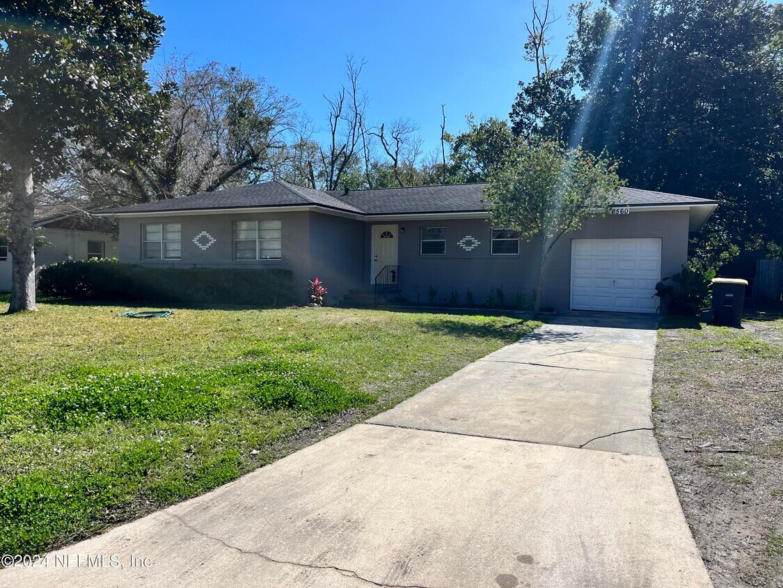 Primary Photo - 6560 Barmer Dr S