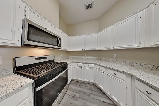 Foto del edificio - 7007 Fuchsia Ln