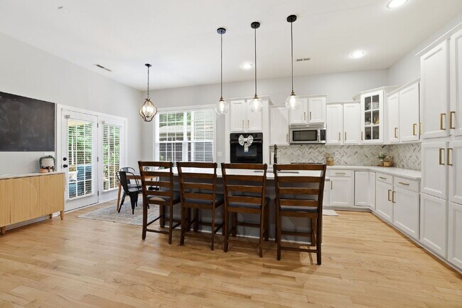 Foto del edificio - Welcome Home to 8626 Sagekirk Ct