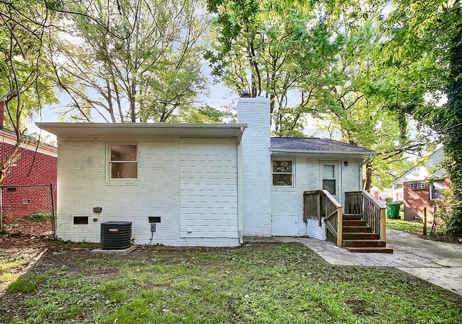 Building Photo - 2517 Rachel St