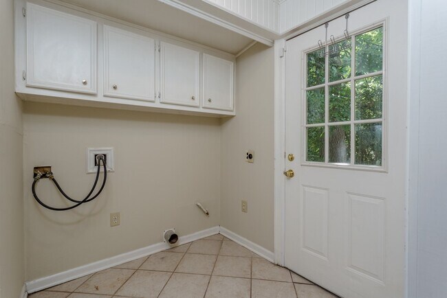 Foto del edificio - 1230 Timbergrove Ln