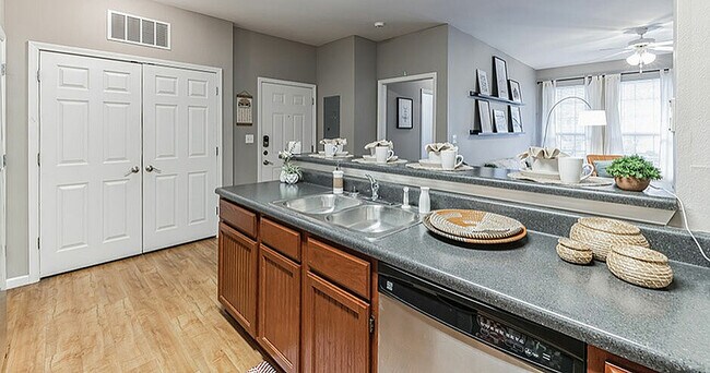 Cocina-03-Gimnasio-01-Hill-Place-Fayetteville-AR - Hill Place