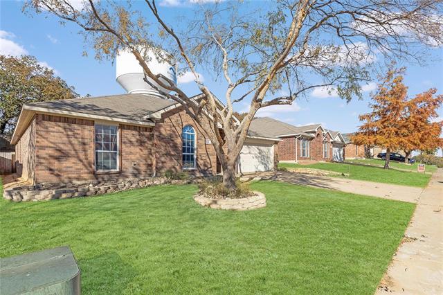 Foto del edificio - 924 Hidden Oaks Dr