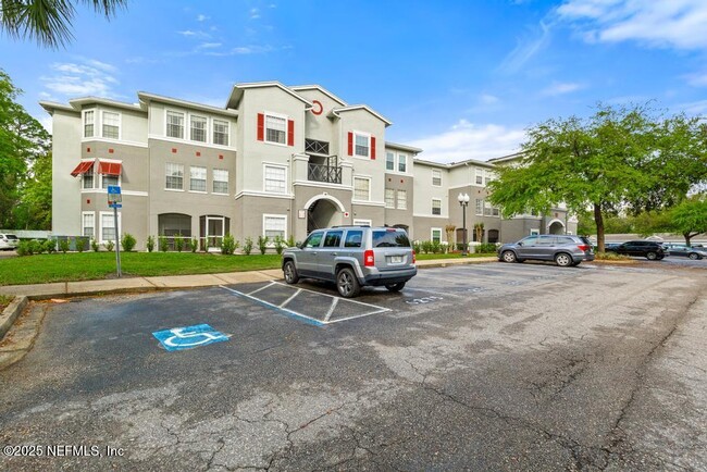 Foto del edificio - 3591 Kernan Blvd S