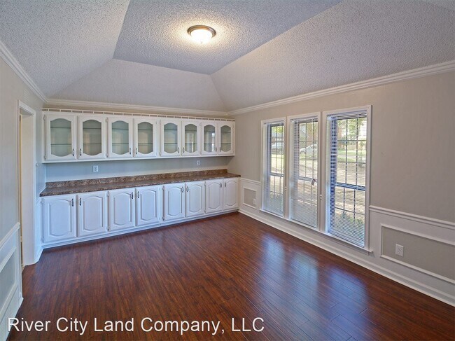 Building Photo - 4 br, 3 bath House - 2489 SPRING GARDEN