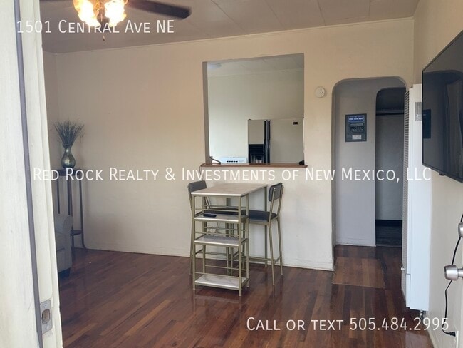 Foto del edificio - 1501 Central Ave NE