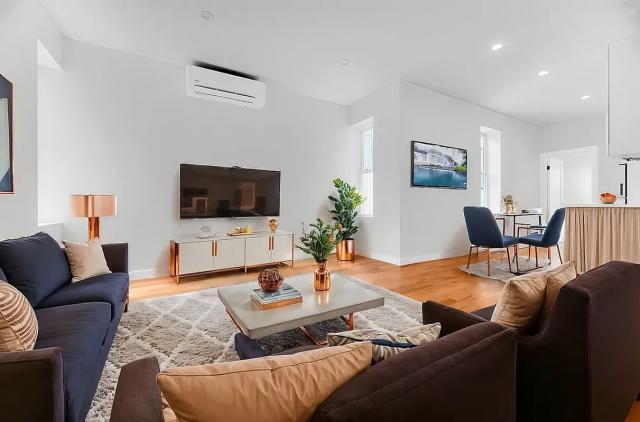 Building Photo - 3 bedroom in ASTORIA NY 11103