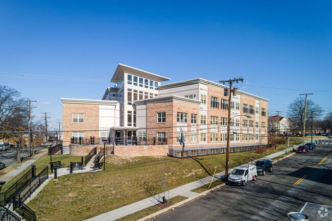 3605 de Minnesota Ave SE, - Milestone Senior Residences