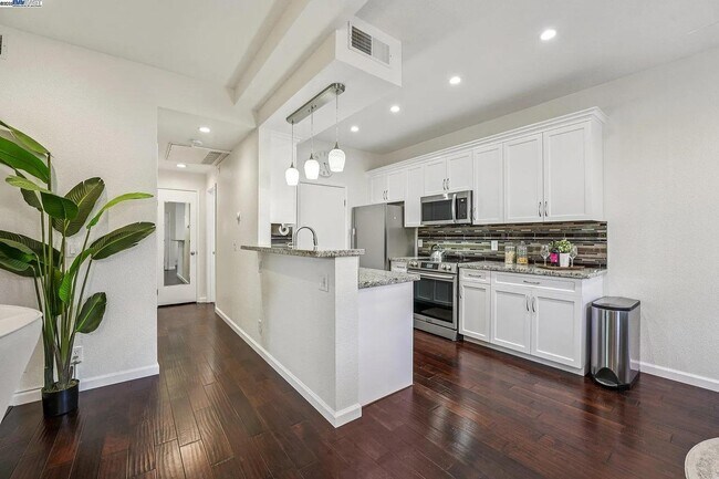 Photo - 7020 Stagecoach Rd Apartment