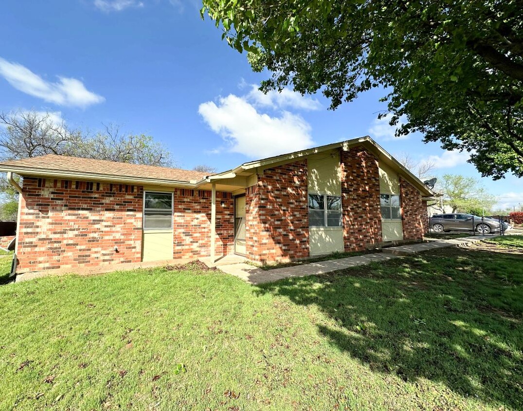 Foto principal - 2602 SW D Ave