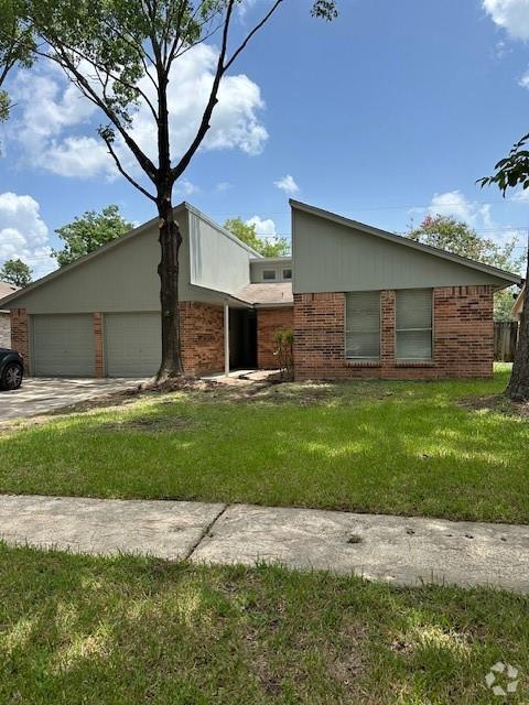 Building Photo - 23711 Farm Hill Dr