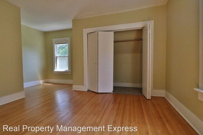 Building Photo - 2 br, 1 bath House - 903 S Spring Ave