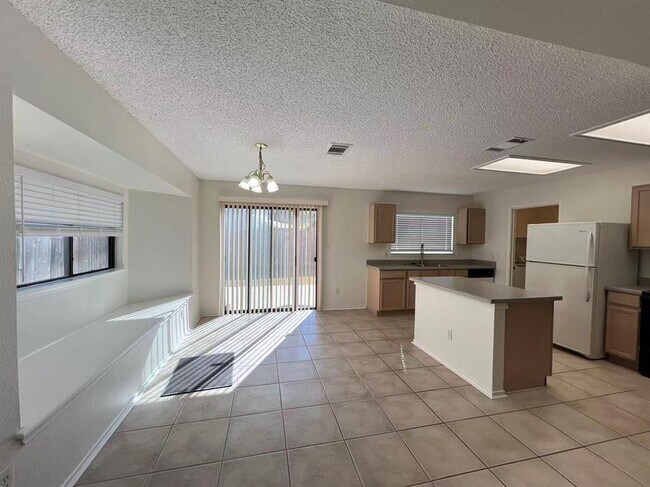 Foto del edificio - 905 Justeford Dr