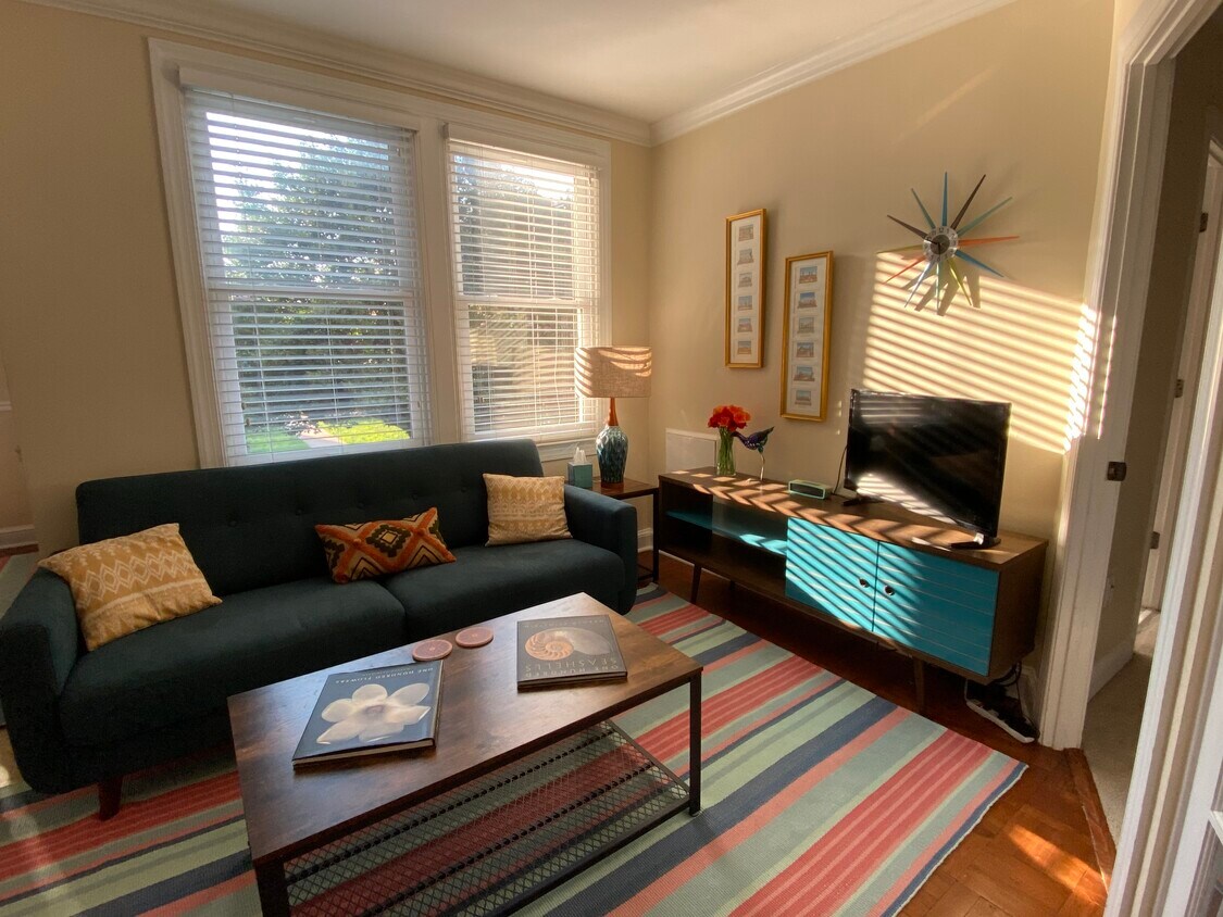 Living Room - 719 S Saint Asaph St