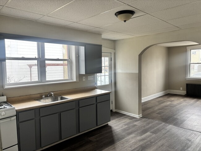 Building Photo - 225 Essex St