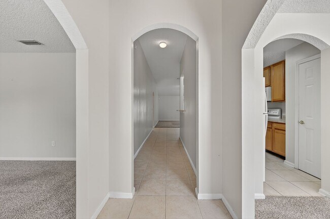 Building Photo - 9205 Redtail Dr