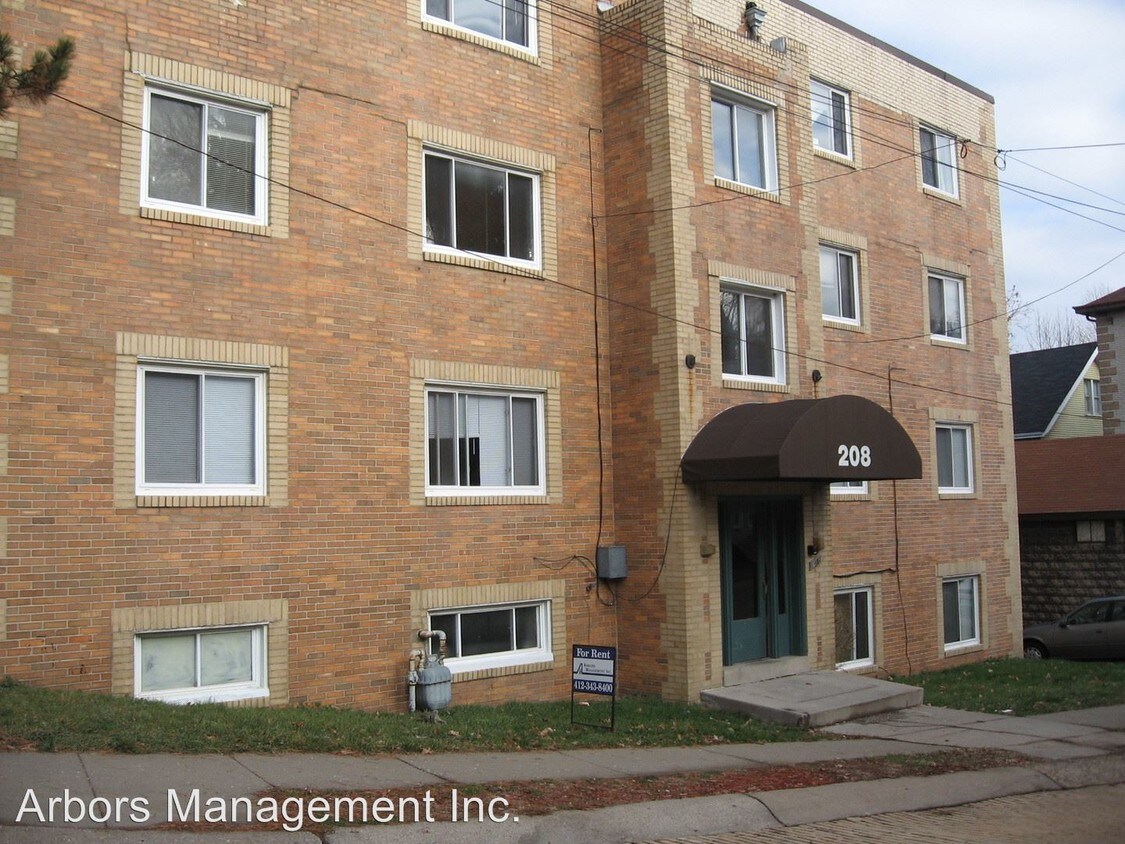 Primary Photo - 208 MCCULLY St