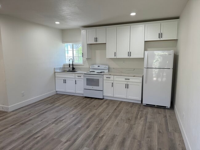 Foto del edificio - 765 W Lexington Ave