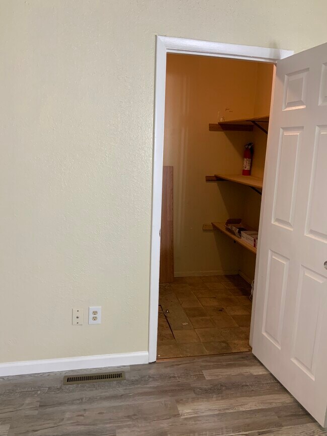 Almacenamiento - 4324 Ericson Dr