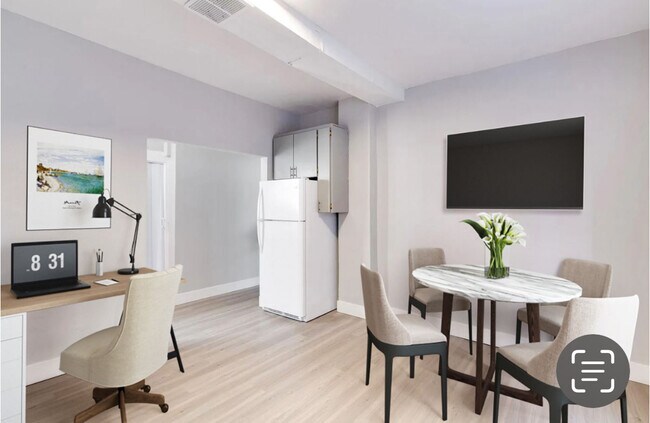 Foto del edificio - 2028 W Gardner Ave