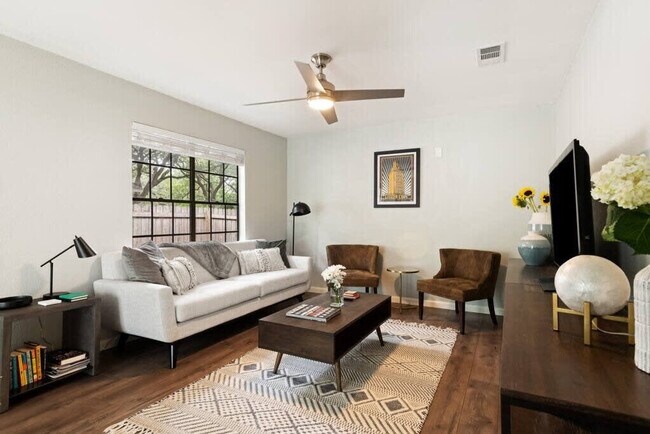 Foto del edificio - 802 Ramble Ln