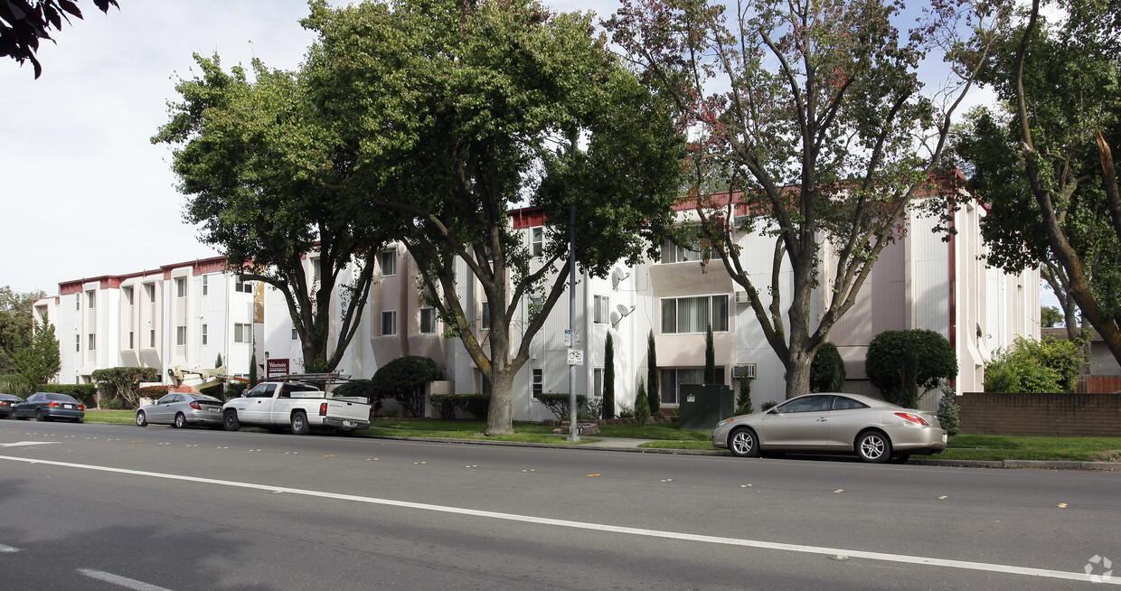 Foto del edificio - Woodside Apartments