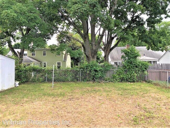 Building Photo - 3 br, 1 bath House - 104 Grandview St