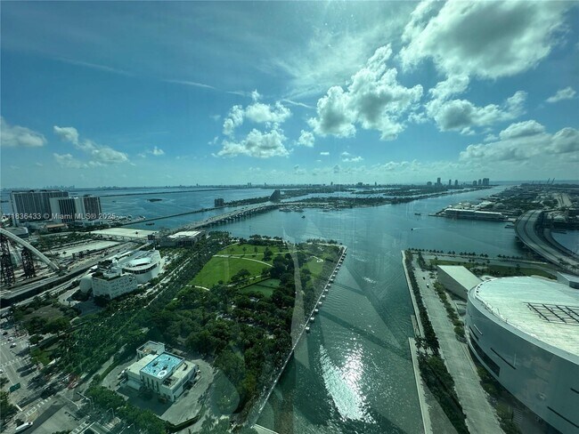 Foto del edificio - 888 Biscayne Blvd