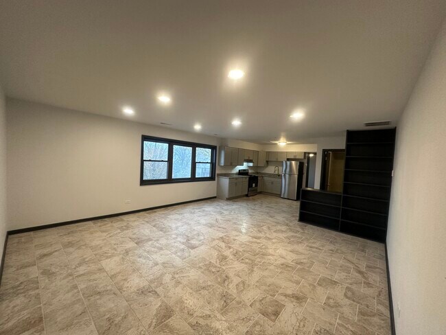 Building Photo - 4460 S Archer Ave