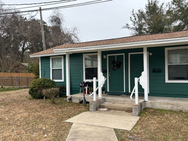 Building Photo - 118 Monahan Drive- Unit I Fort Walton Beac...