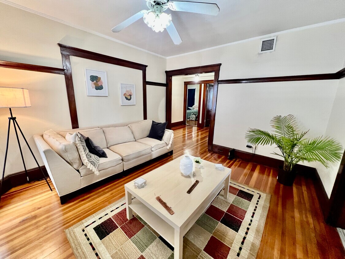 Primary Photo - 19 Turner St