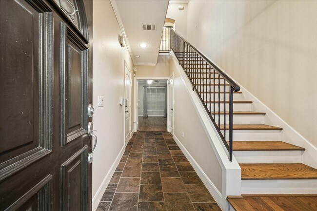 Foto del edificio - 5706 Blossom St